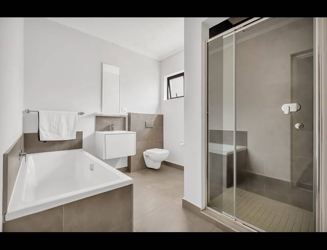 3 BEDROOM APARTMENT FOR SALE IN SANDOWN